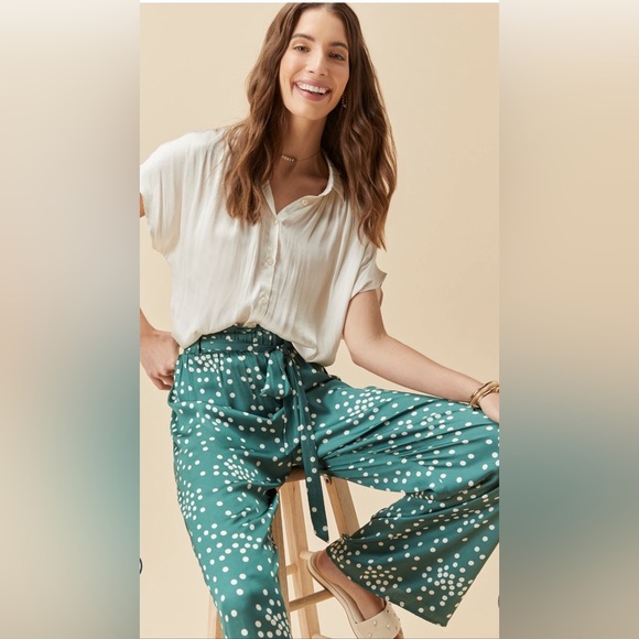 (14)🌷 NEW Francesca’s Kalia Satin Button Down Ivory Spring/ Summer Top🌷 - Picture 5 of 6